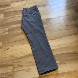 Men’s khaki pants